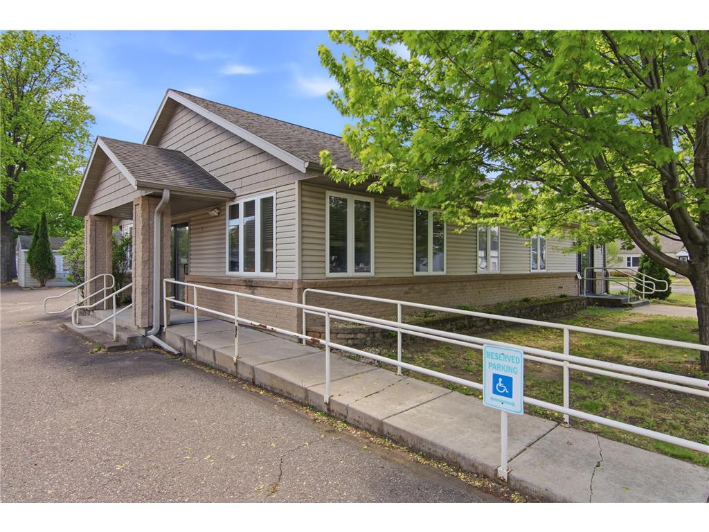 2108 S Broadway Street Menomonie WI 54751 7073371 image32