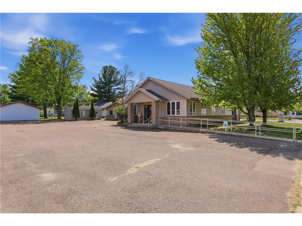 2108 S Broadway Street Menomonie WI 54751 7073371 image34