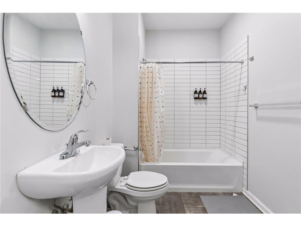 2109 Aldrich Avenue S Minneapolis MN 55405 7062934 image13
