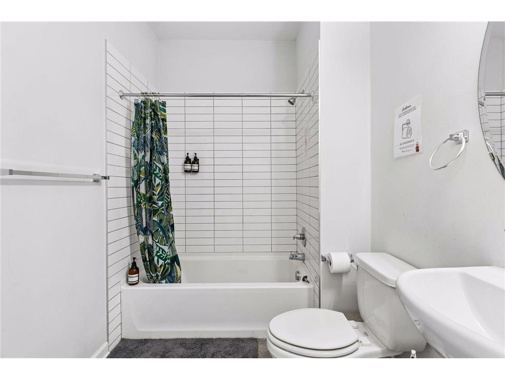 2109 Aldrich Avenue S Minneapolis MN 55405 7062934 image31
