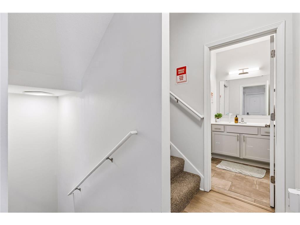 2109 Aldrich Avenue S Minneapolis MN 55405 7062934 image9