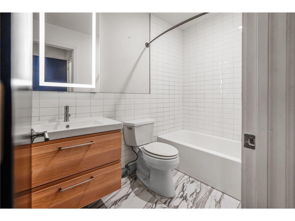 2109 Blaisdell Avenue #402 Minneapolis MN 55404 7085568 image9