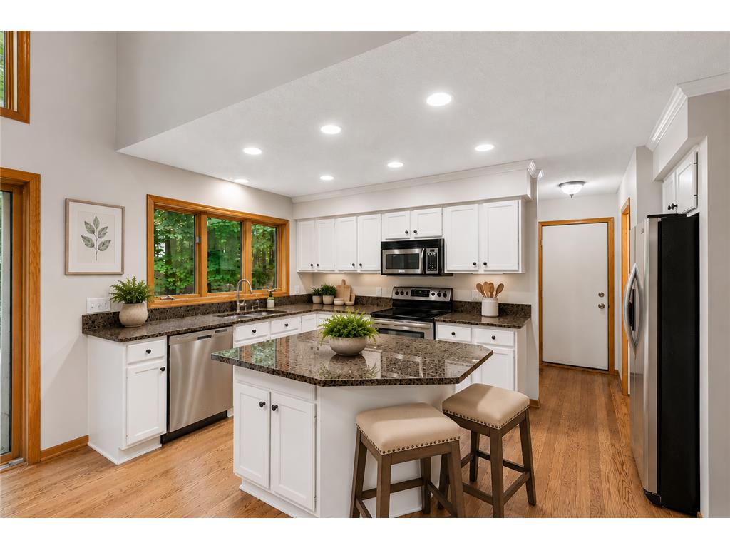 2109 Stone Creek Drive Chanhassen MN 55317 7099843 image5