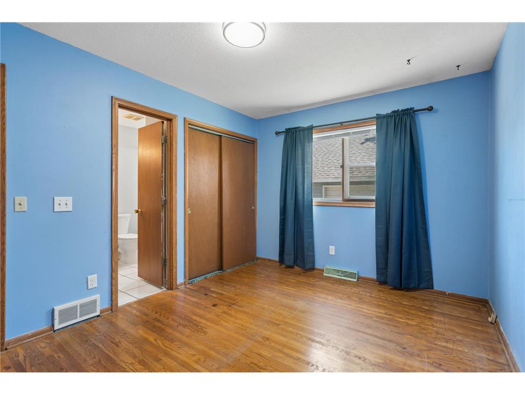 2109 Yellowstone Trail Brooklyn Park MN 55444 7065574 image16