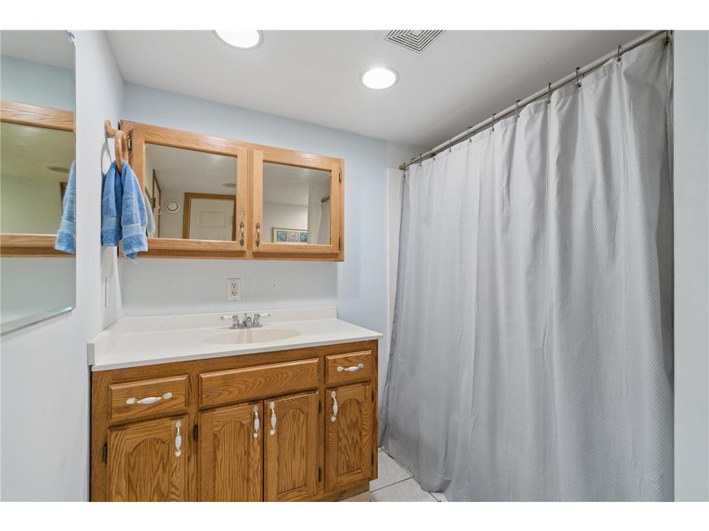 2109 Yellowstone Trail Brooklyn Park MN 55444 7065574 image24