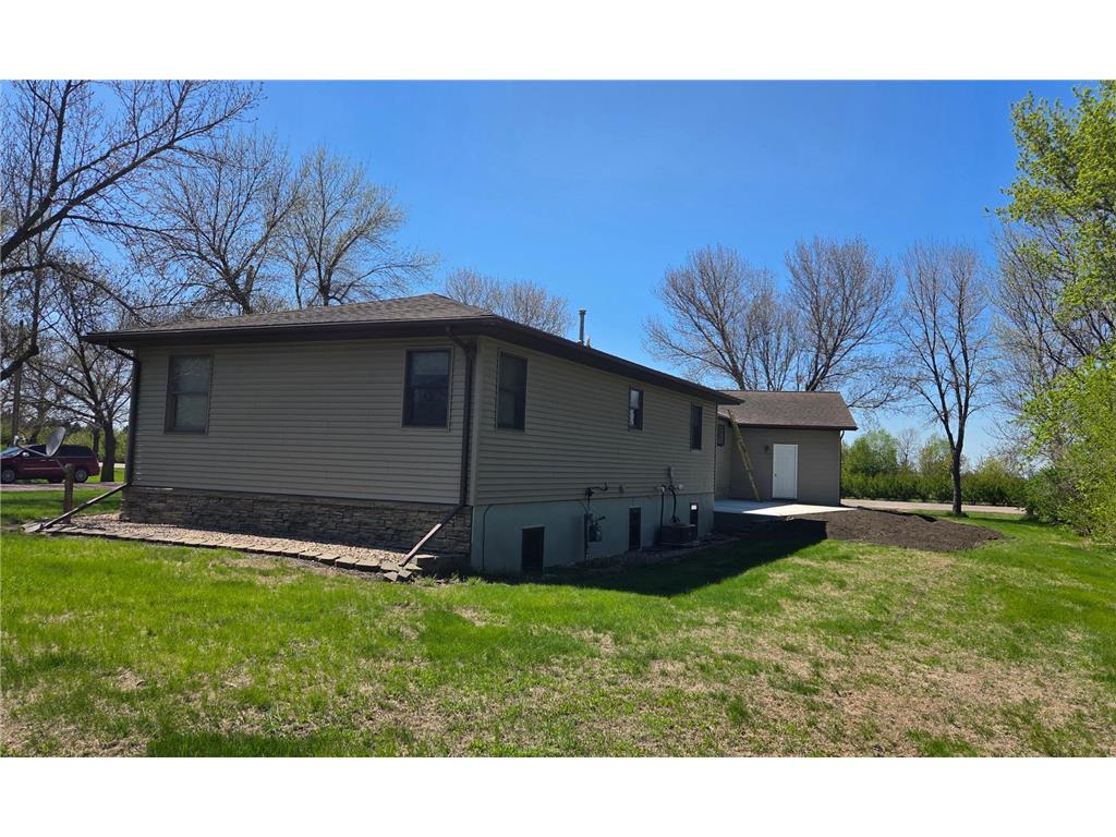 211 13th Street Heron Lake MN 56137 7065747 image26