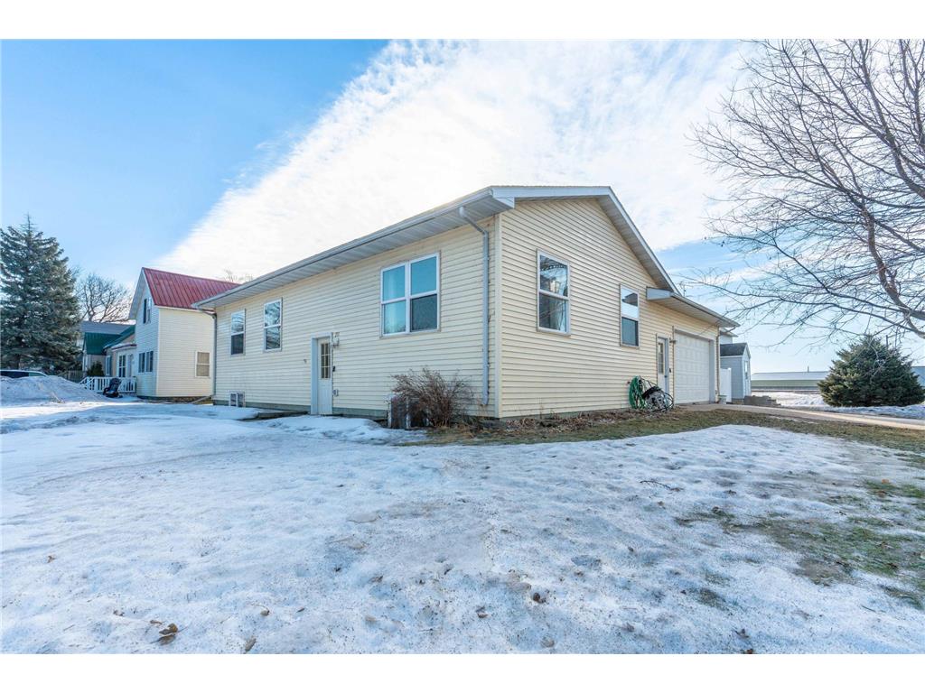 211 1st Street SE Elbow Lake MN 56531 7021041 image1