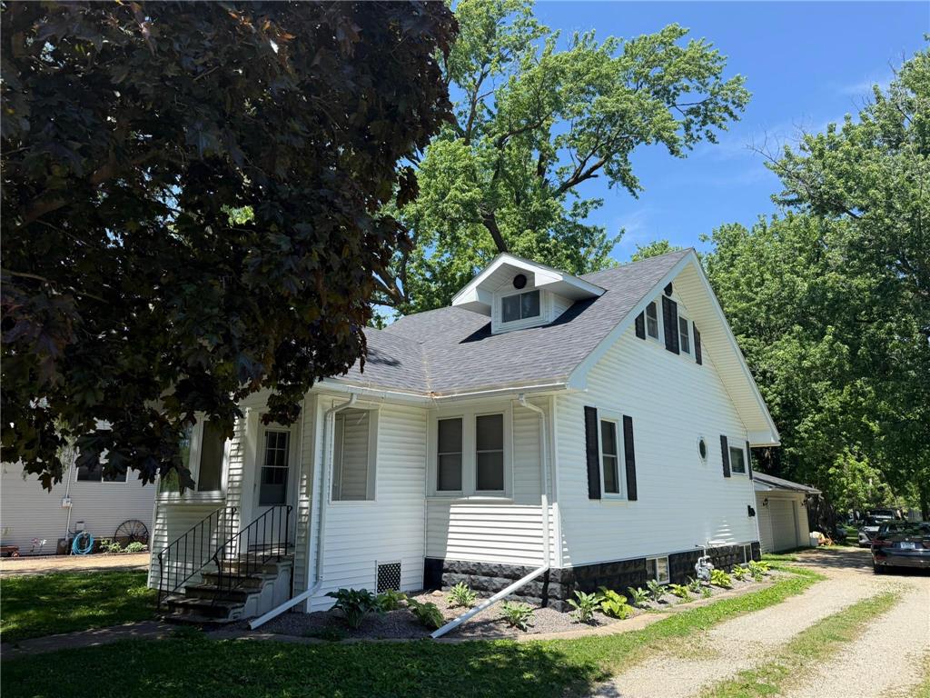 211 2nd Street SE New Richland MN 56072 7081639 image4