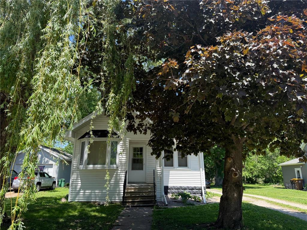 211 2nd Street SE New Richland MN 56072 7081639 image6