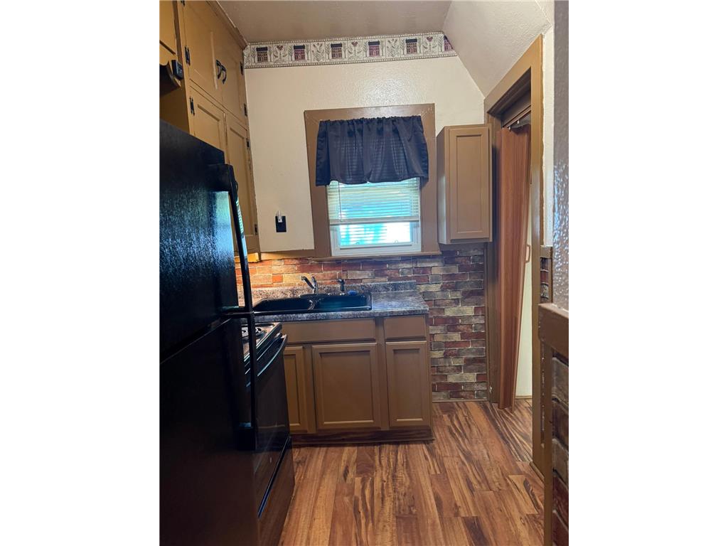 211 2nd Street SE New Richland MN 56072 7081639 image8