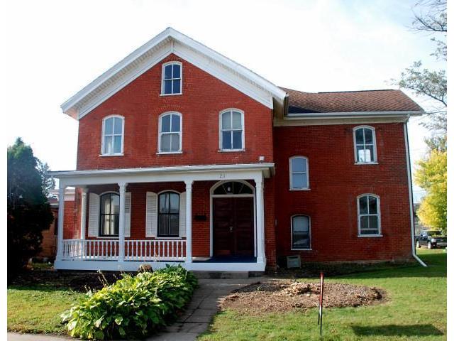 211 2nd Street W Wabasha Mn 55981 Mls 5655573 Edina Realty