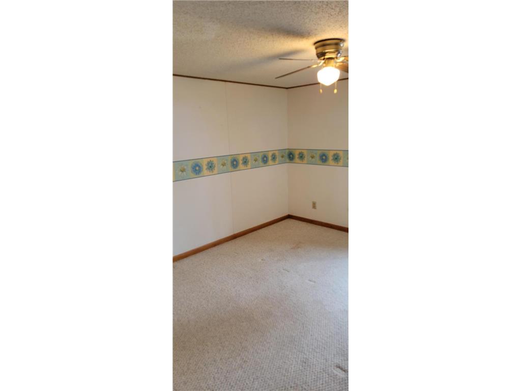 211 4th Avenue SE Baudette MN 56623 7054702 image13