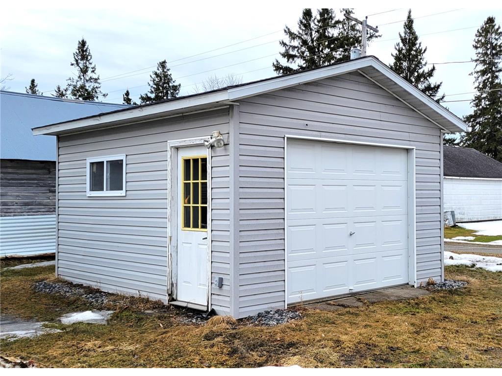 211 4th Avenue SE Baudette MN 56623 7054702 image6