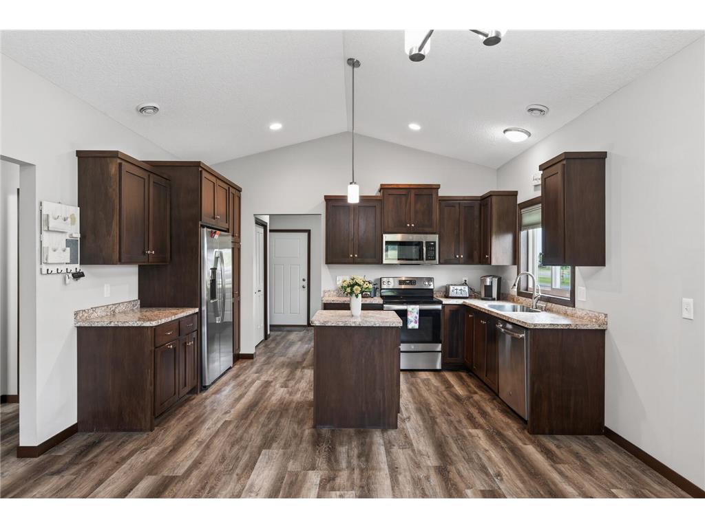 211 8th Avenue NE Isanti MN 55040 7080431 image11