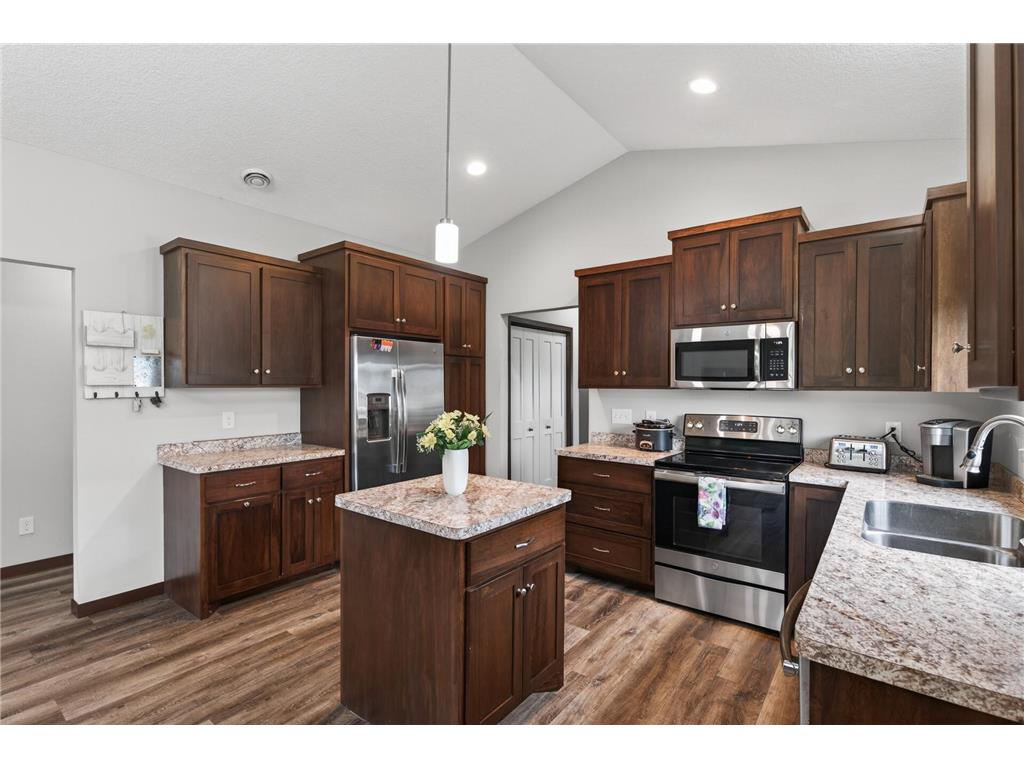 211 8th Avenue NE Isanti MN 55040 7080431 image12