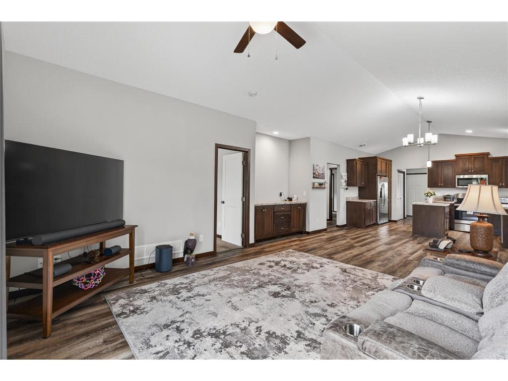 211 8th Avenue NE Isanti MN 55040 7080431 image6