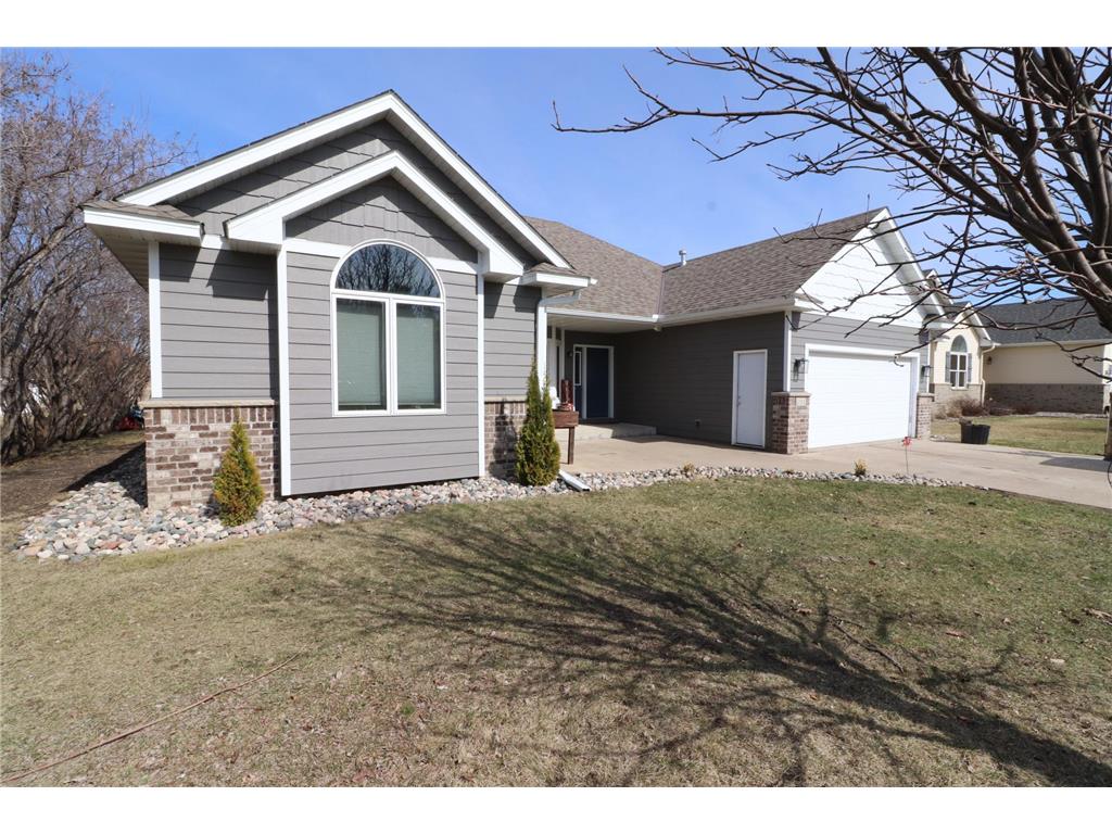 211 8th Avenue NW New Prague MN 56071 7042478 image1