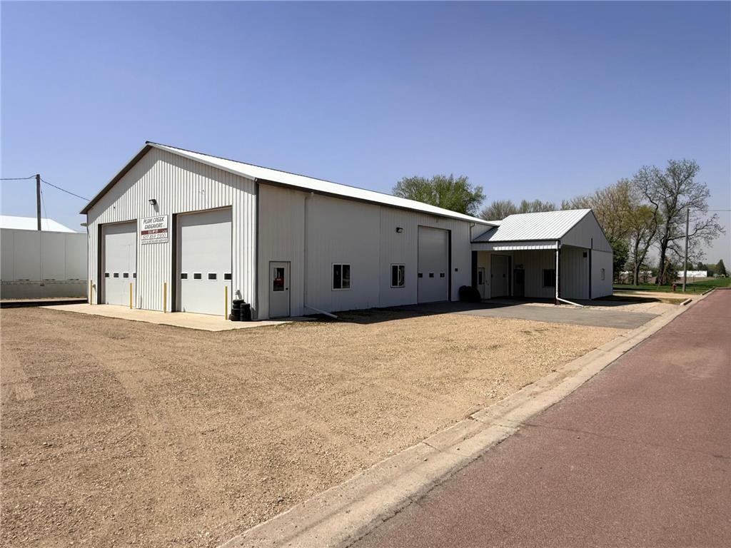 211 8th Street Walnut Grove MN 56180 7074870 image1