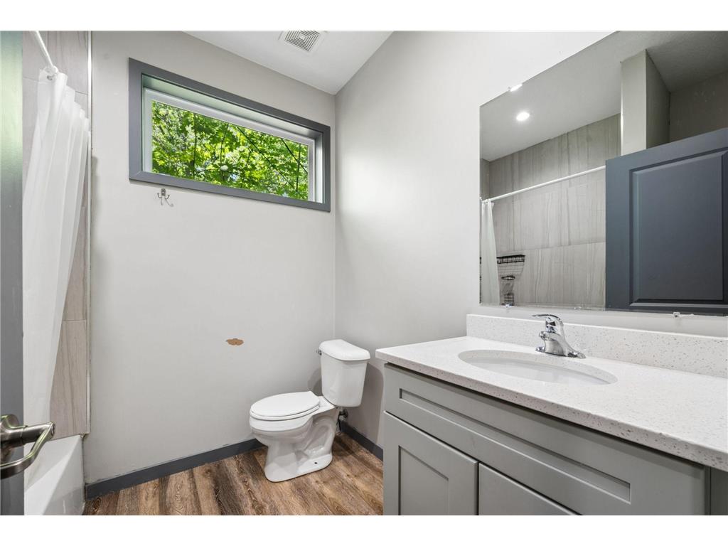 211 Belvidere Street E Saint Paul MN 55107 7042423 image41