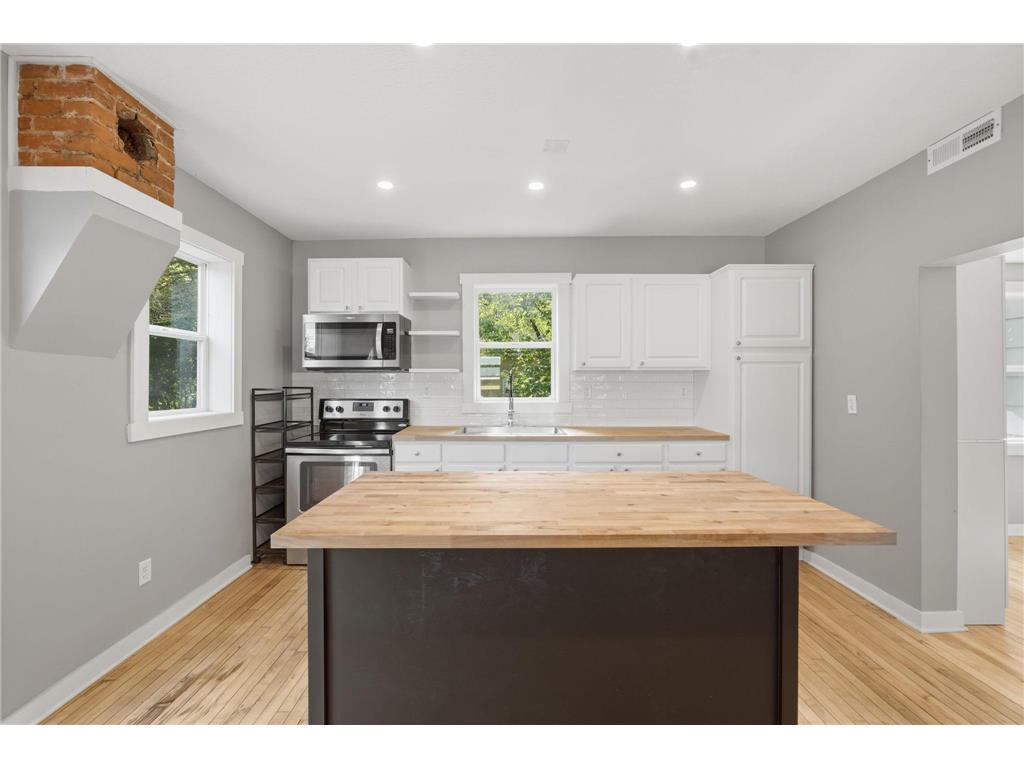 211 Central Amery WI 54001 7104863 image10