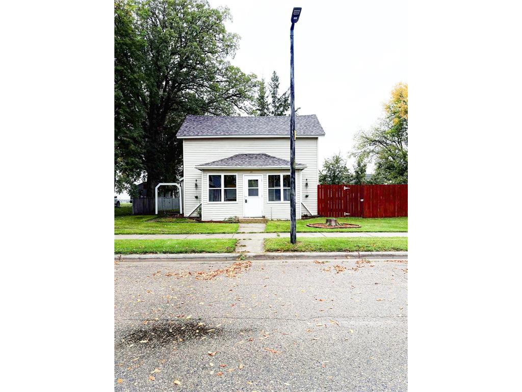 211 Conley Avenue S Thief River Falls MN 56701 6792073 image1