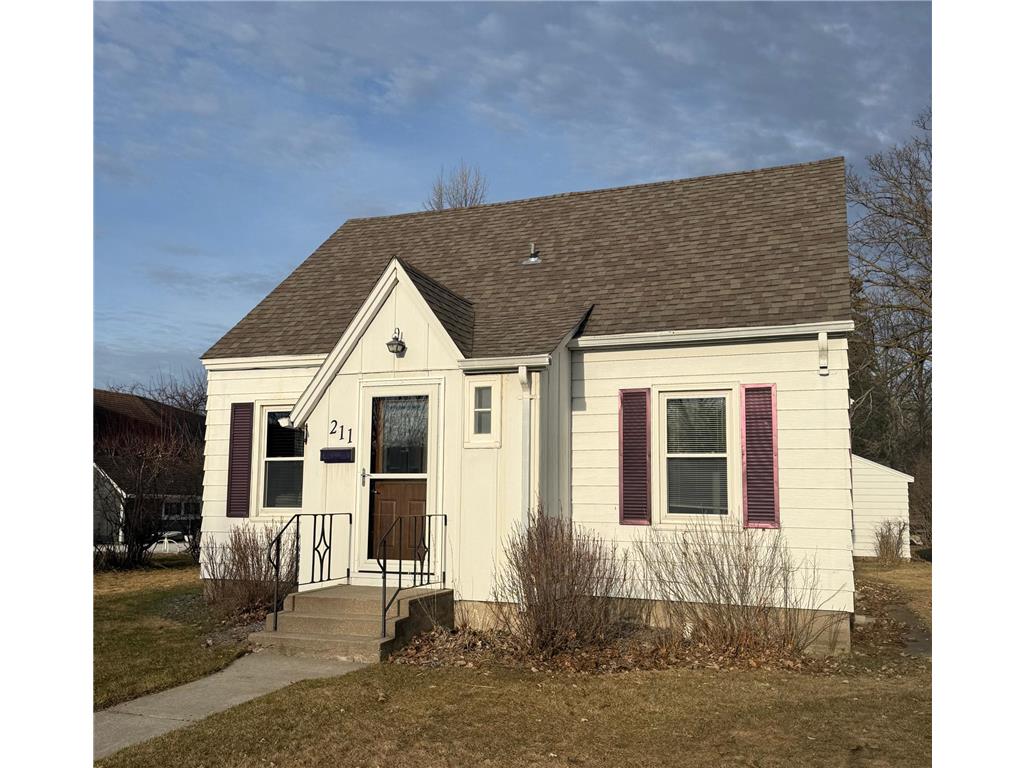 211 Crocker Avenue N Thief River Falls MN 56701 7056150 image1