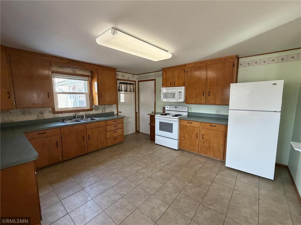 211 E 3rd Avenue Luck WI 54853 7041707 image7