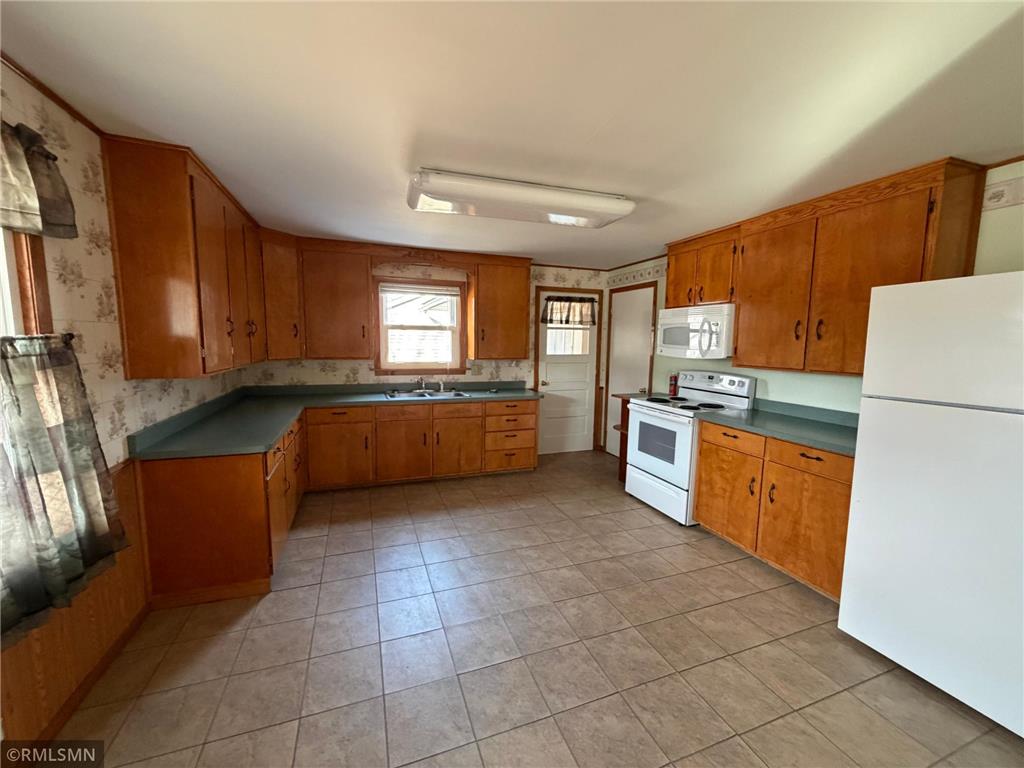 211 E 3rd Avenue Luck WI 54853 7041707 image8