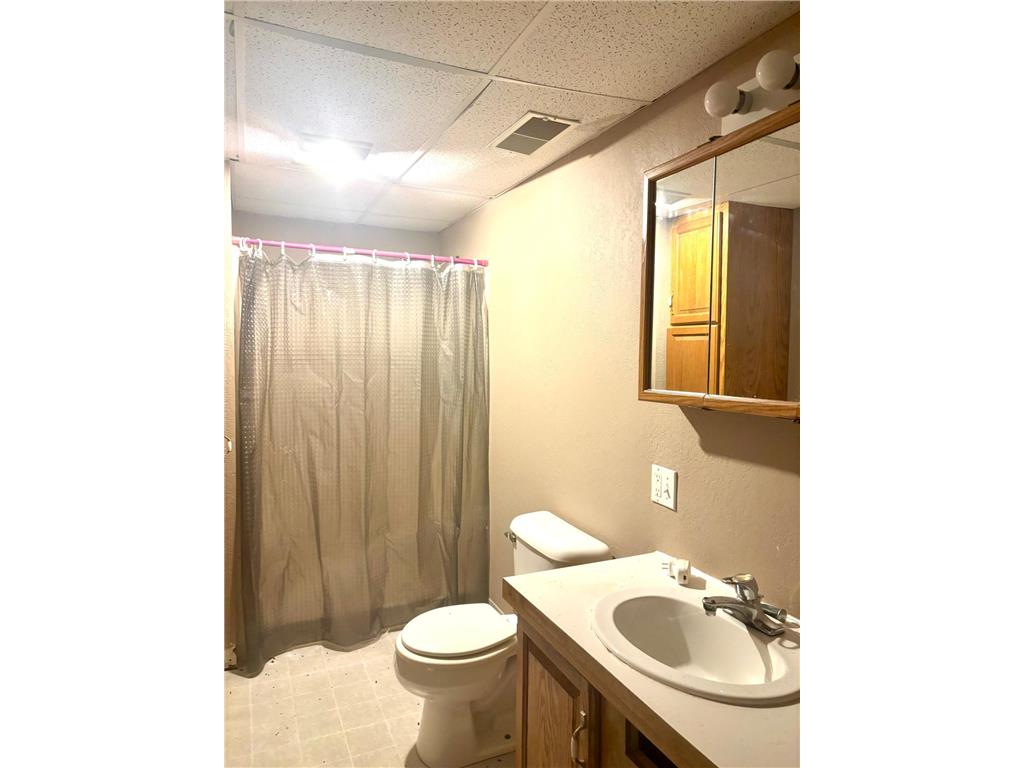 211 E Broadway Street Redwood Falls MN 56283 7092680 image12