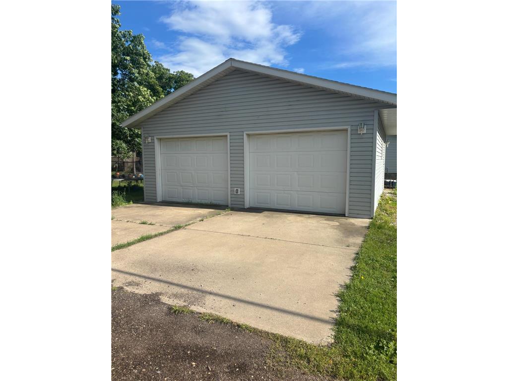 211 E Broadway Street Redwood Falls MN 56283 7092680 image2