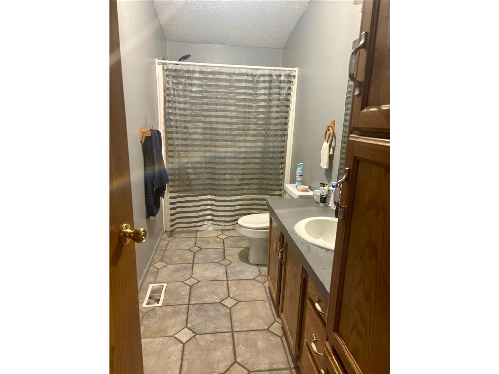 211 E Broadway Street Redwood Falls MN 56283 7092680 image7