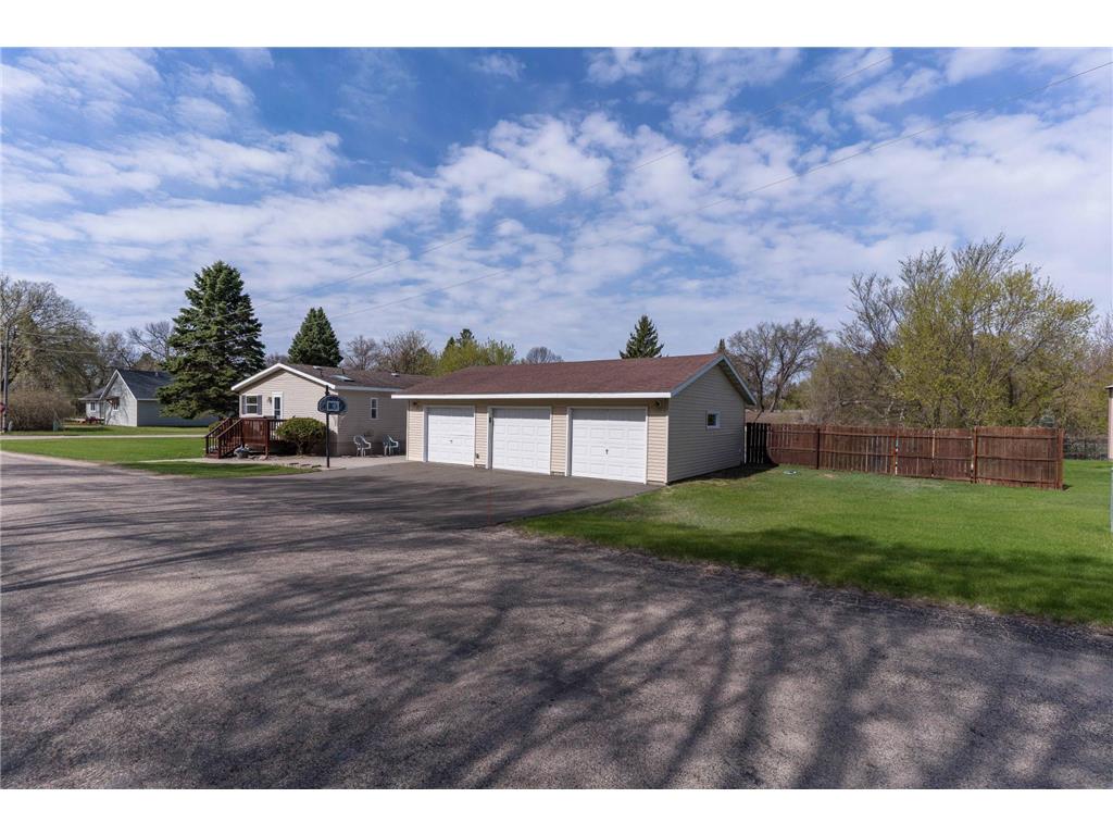 211 E Central Avenue Clitherall MN 56524 7071424 image5