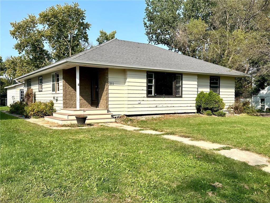 211 E Henry Street Le Roy MN 55951 6601598 image1