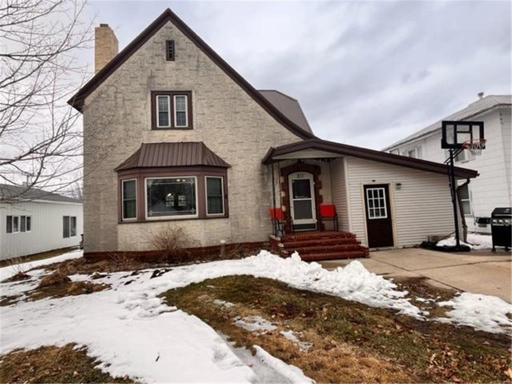 211 E High Street Caledonia Twp MN 55921 6338037 image1