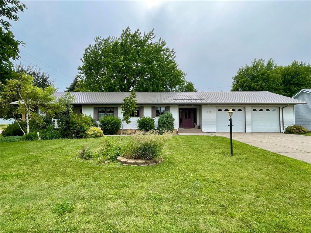 211 Eastern Avenue S Comfrey MN 56019 6394914 image1