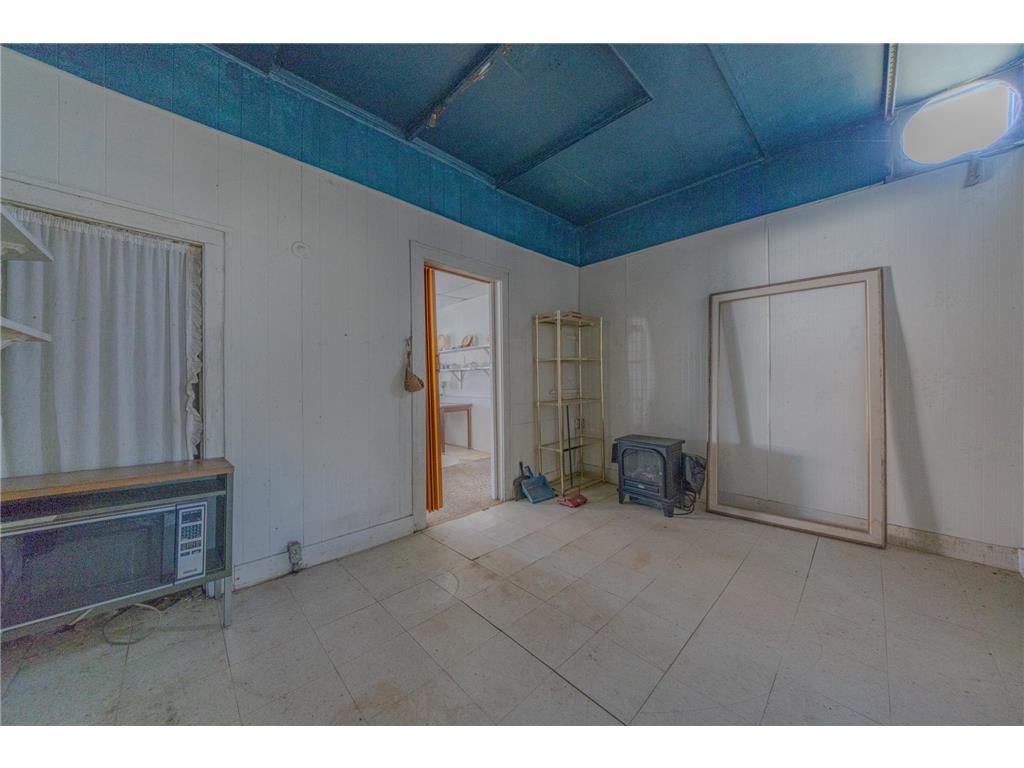 211 Front Street NW Sunburg MN 56289 7054487 image10