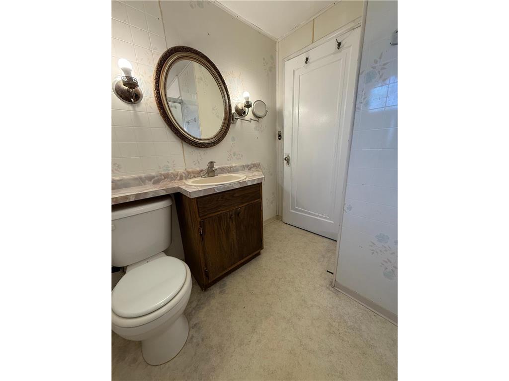 211 Kendall Avenue N Thief River Falls MN 56701 6800751 image27