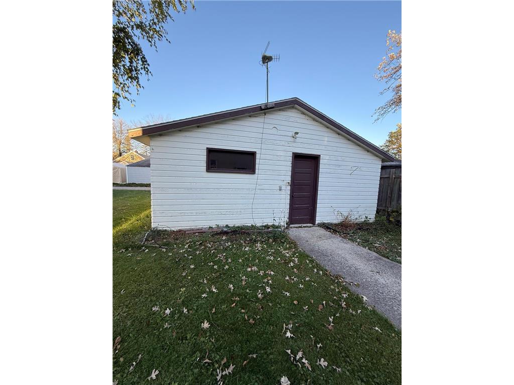 211 Kendall Avenue N Thief River Falls MN 56701 6800751 image47