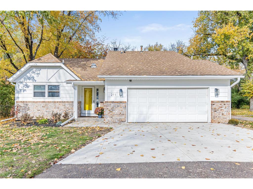 211 McCarron Street Roseville MN 55113 - McCarron 6476655 image1