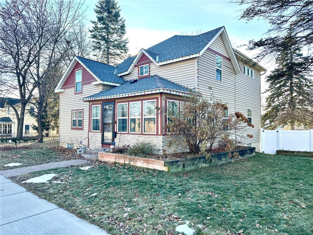 211 N Cedar Street Chaska MN 55318 6645343 image1