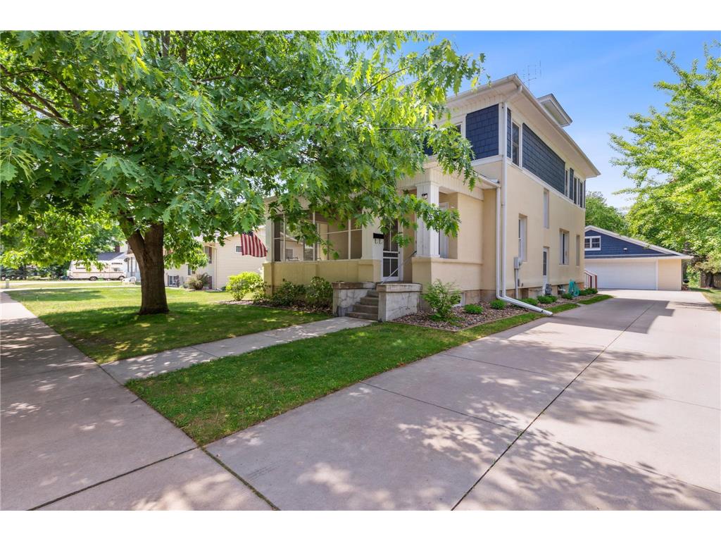 211 N Starr Avenue, New Richmond, WI, 54017 MLS 6380640 Edina Realty