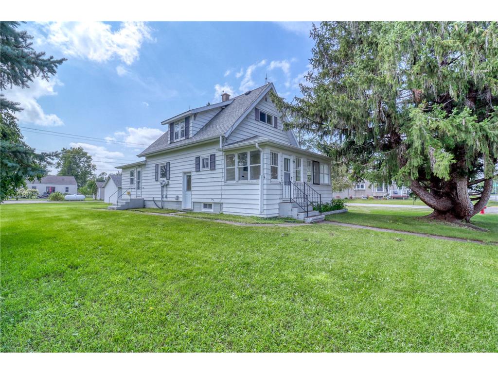 211 NP Avenue W Ulen MN 56585 6587966 image1