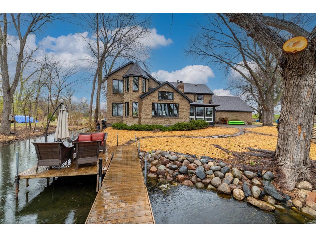 211 Peninsula Road Medicine Lake MN 55441 - Medicine Lake 6709158 image1