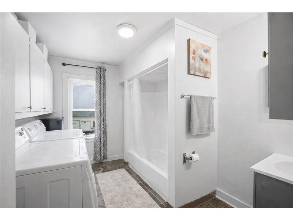 211 Pershing Avenue N New Prague MN 56071 6822174 image14