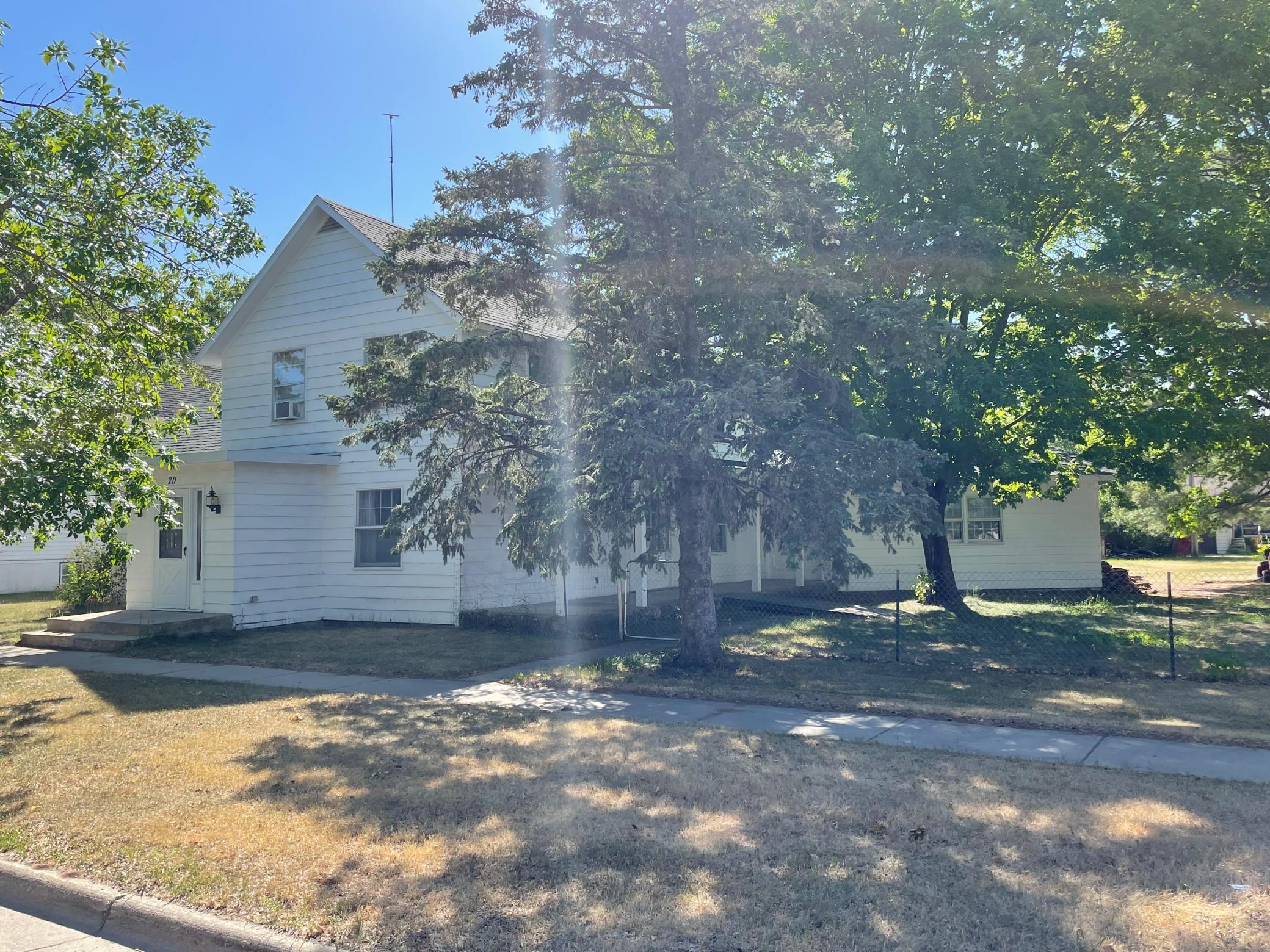 211 S Farwell Street, Verndale, MN 56481 MLS 6011910 Edina Realty