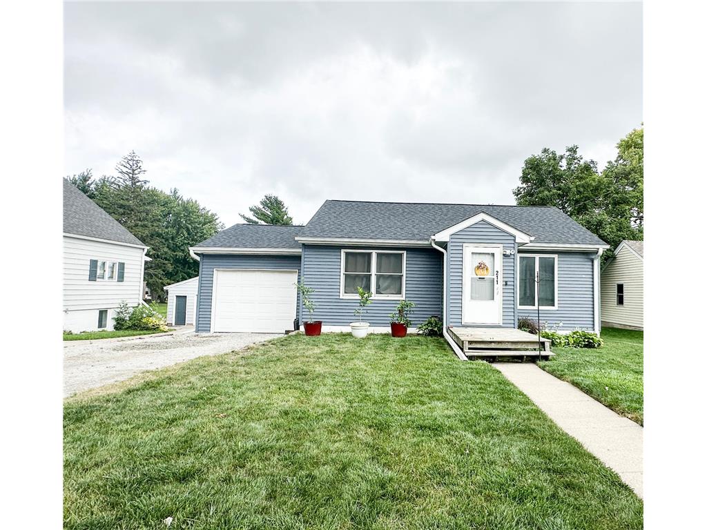 211 S INDEPENDENCE AVE Clarks Grove MN 56016 6580148 image1