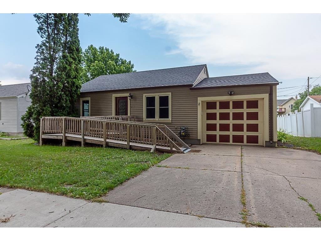 211 S Montgomery Avenue, Le Center, MN 56057 MLS 6025491 Edina Realty