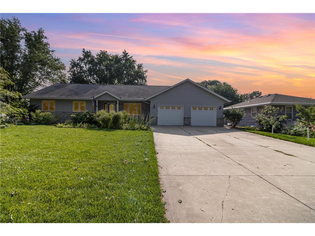 211 S Walnut Street Belle Plaine MN 56011 6764256 image1