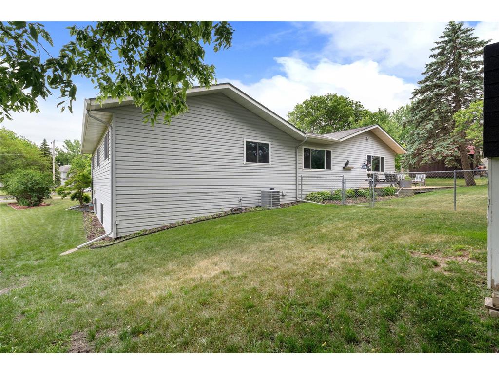 211 Sunrise Drive Medford MN 55049 - Straight River 7086814 image5