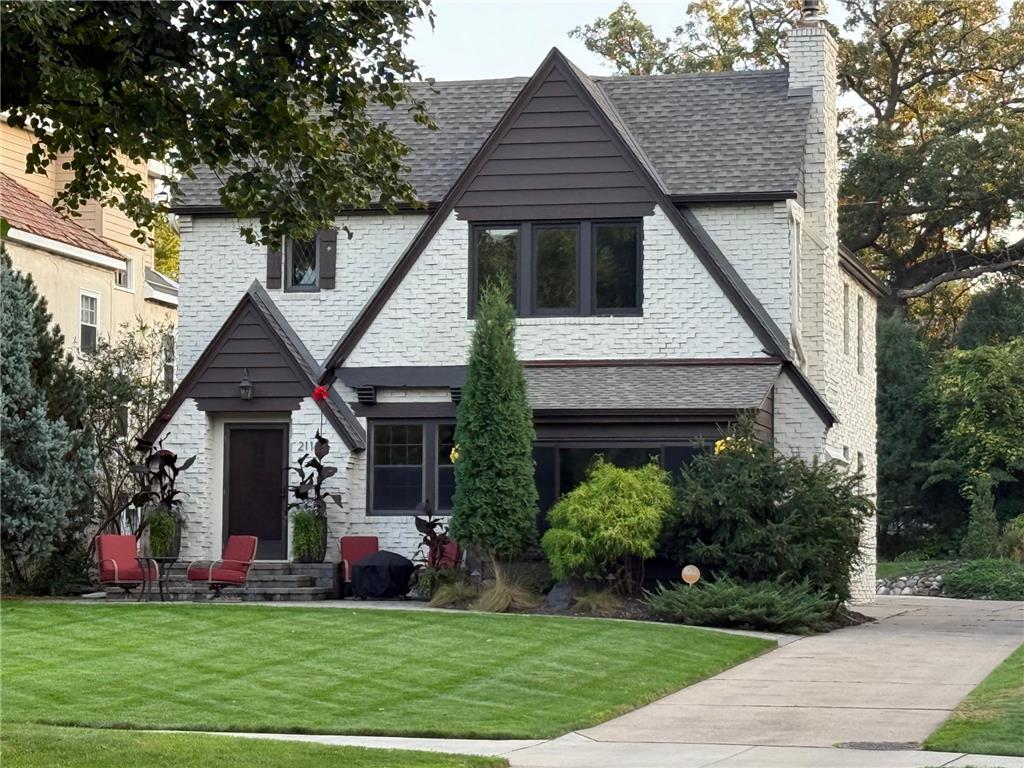 211 W Minnehaha Parkway Minneapolis MN 55419 7023185 image2